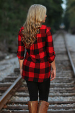 Backroad Plaid Top: Black/Red