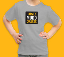 印有HMC标志的灰色儿童t恤