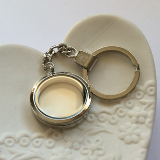 Large Silver Keyring Locket with Magnetic Closure