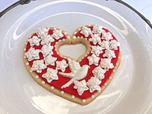 Decorated cookie by Judith Dunbar. Judithdunbar.com