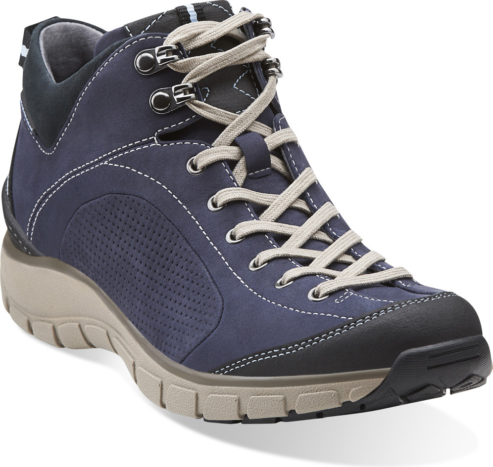 clarks hiking boots