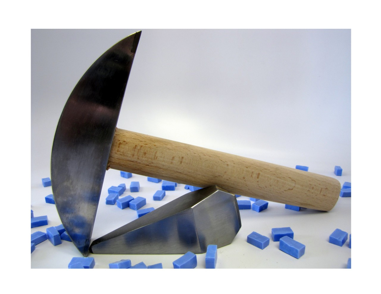 Carbide Hammer and Carbide Hardie di Mosaico Italian Smalti, Stone