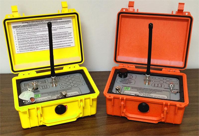 1674-remote-firing-device-system-1-controller-1-remote-case-accessories-.jpg 1674-remote-firing-device-system-1-controller-1-remote-case-accessories-.jpg