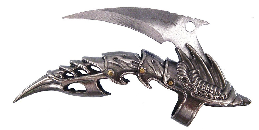Dragon Tail Claw Iron Reaver Knife Armor Finger Sliver Blade
