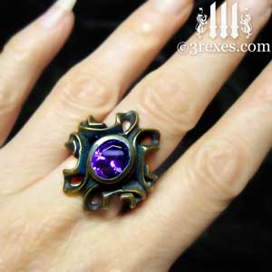 brass-empress-vampire-ring-japanese-amethyst-purple-stone-model-view-300.jpg