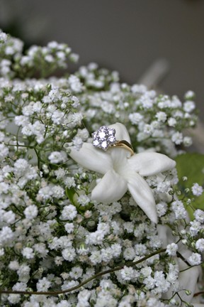  - desilva-sutcliffe-wedding-bouquets-close-up-with-ring