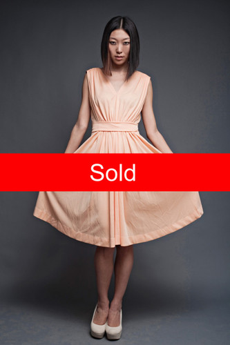 old new stock vintage 70s dress ruched gathered peach sleeveless polyester knit belted v neck soft (32" waist)