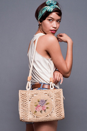 Vintage Jute Straw Purse Bag Needlepoint Floral Flower Rose Natural