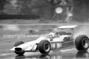 69559 - K. Bartlett Mildren Alfa V8 / M. Stewart Mildren Waggott - Sandown 1969 - Photographer John Lindsay