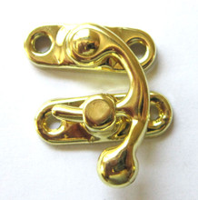 Swing arm latch