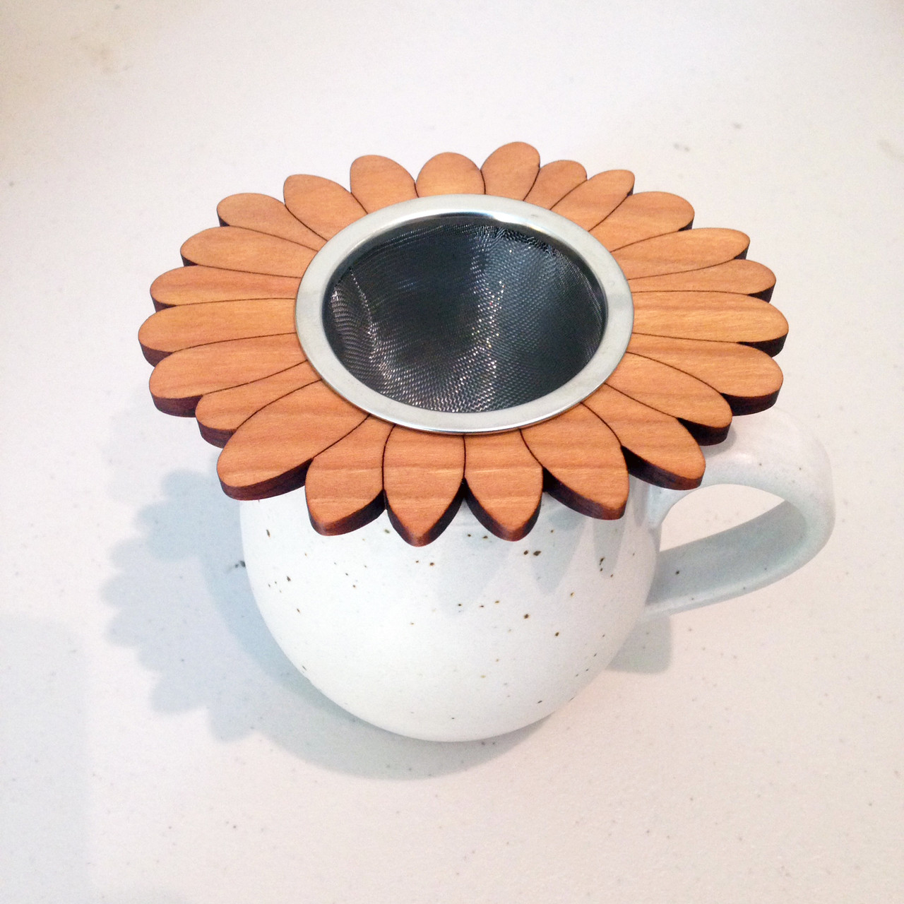 Jonathan's Spoons Daisy Wood Tea Steeper