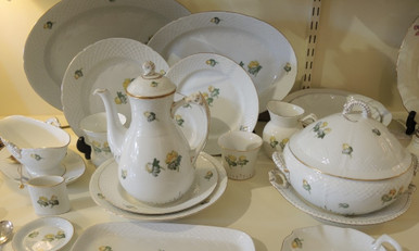 1940's Vintage Danish Bing & Grondahl Buttercup Eranthus 8 person dinner set