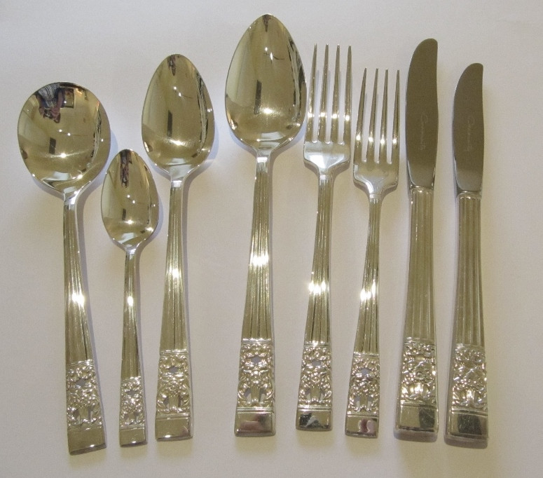 Oneida Community Hampton Court Silver Plate Cutlery Set for 6 Sold