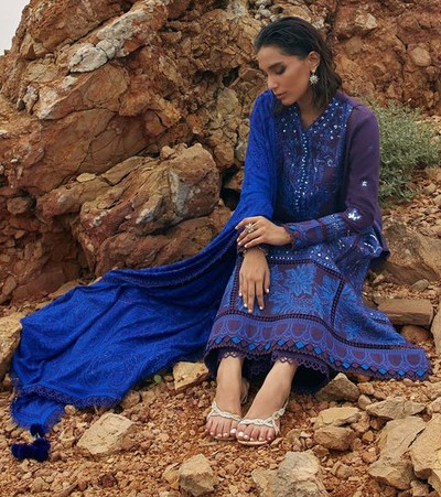 unstitched Sana Safinaz Winter Muzlin Collection Kuwait