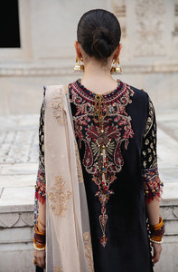 Sana Safinaz Winter Luxury Collection Quebec