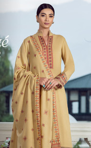  Bareeze Winter Collection Karachi
