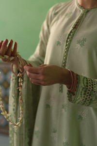 Ladies Cross Stitch Chikenkari Collection Pakistan 05