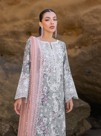 Shop Zainab Chotani Lawn Collection Lahore 03