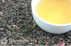 Summer Oolong Tea Dry Leaf and Liquor