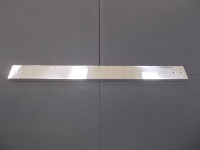 359 PETERBILT GRILL BOTTOM POLISHED ALUMINUM