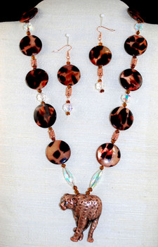 Entire view of necklace set