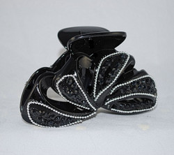 3/4 view of jet black crystal jaw clip