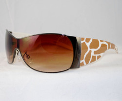 3/4 View of Giraffe sunglasses