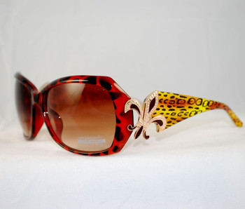 3/4 view of Jaguar print sunglasses