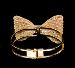 Rear Gold mesh bracelet showing clasp