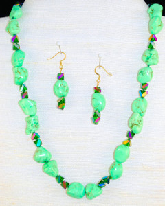 Full front view of Turquoise necklace set