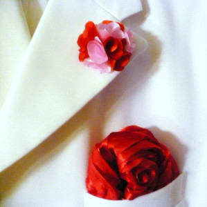 LAPEL CORSAGE   SIZE EXAMPLE
