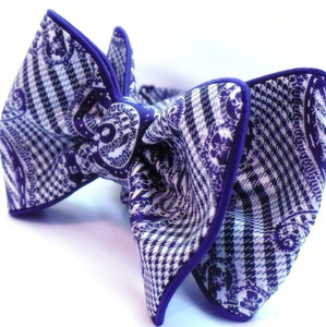 a Piped Bow Tie 44