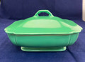 VINTAGE 1940S HOMER LAUGHLIN CO RIVIERA POTTERY 10" GREEN COVERED CASSEROLE DISH