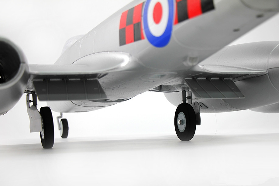 ynam Gloster Meteor F8 V2 Silver 6S Twin 70mm EDF RC Jet w/ Flaps