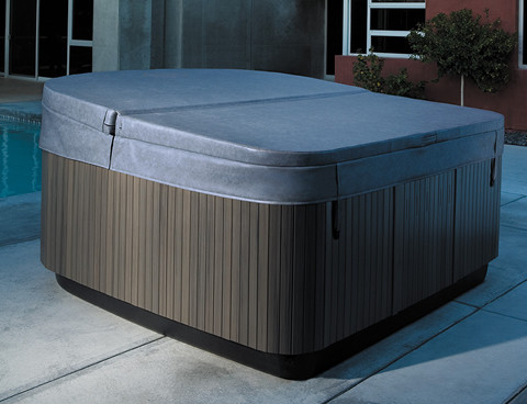 older leisure bay hot tub for 2 green