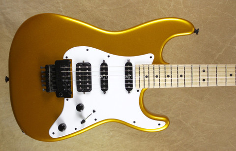 Jackson USA Adrian Smith Dinky San Dimas Gold with Maple Fretboard Guitar