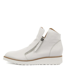 OHMY Boots in White Leather