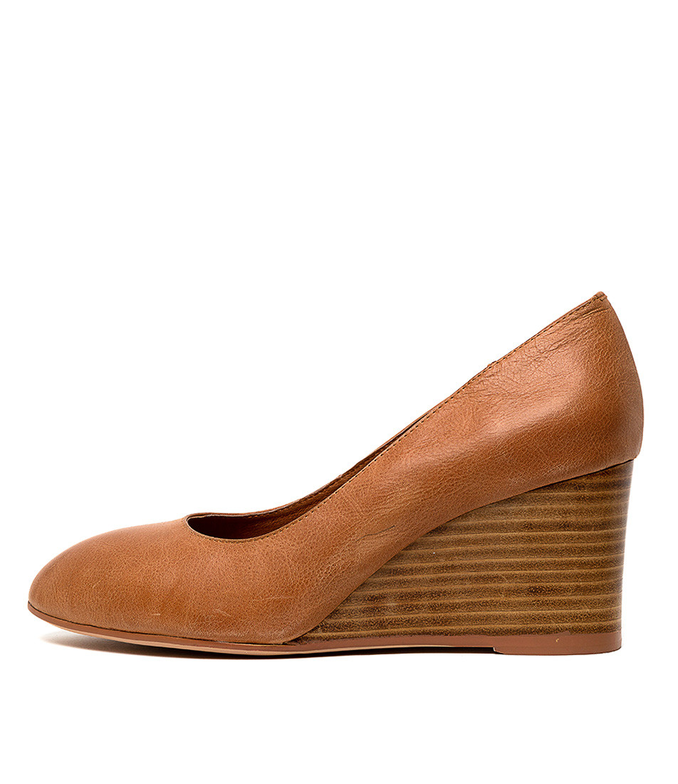 Leather clearance wedge shoes