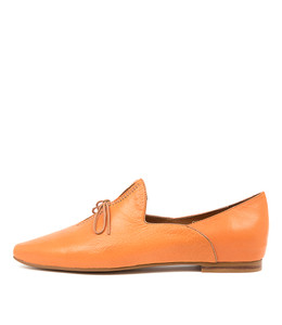 SOMMER Flats in Bright Orange Leather
