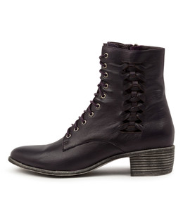 JAXSEN Boots in Aubergine Leather
