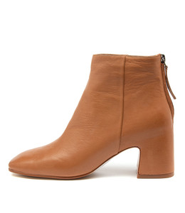 FAYLEE Boots in Dark Tan Leather