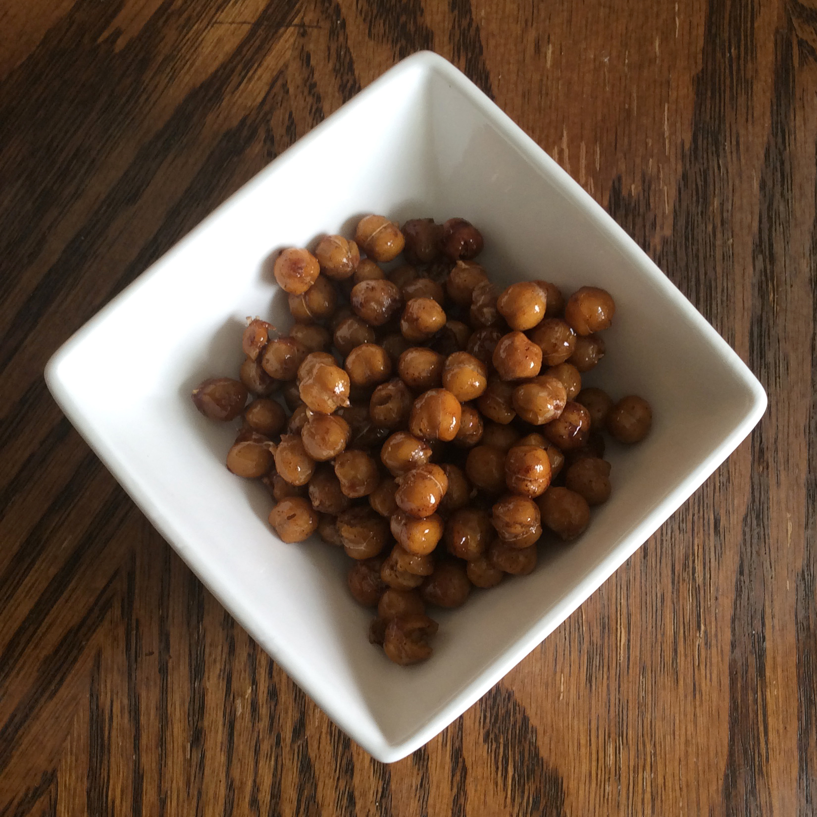 Vegan Maple Cinnamon Roasted Chickpeas are super tasty, easy to make AND healthy!