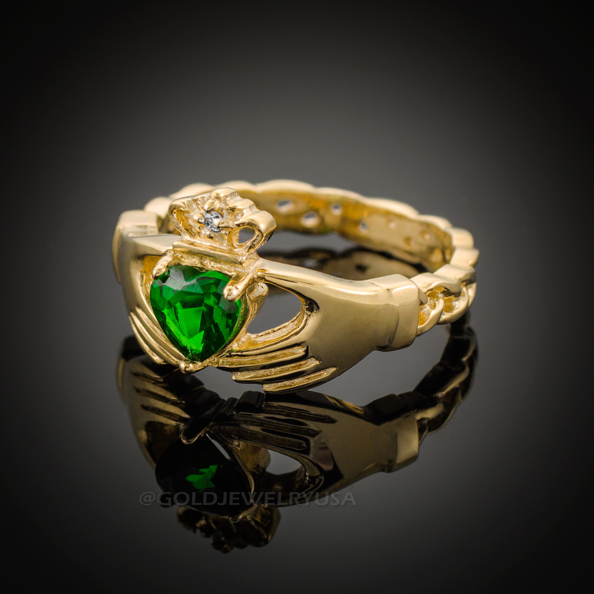 Emerald green store claddagh ring