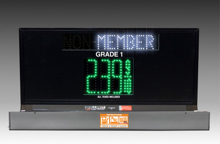 1 GRADE XL100 SERIES MEMBER/NON-MEMBER TOGGLING PUMP TOP LED FUEL PRICE SIGN WITH 4.75" LED DIGITS
