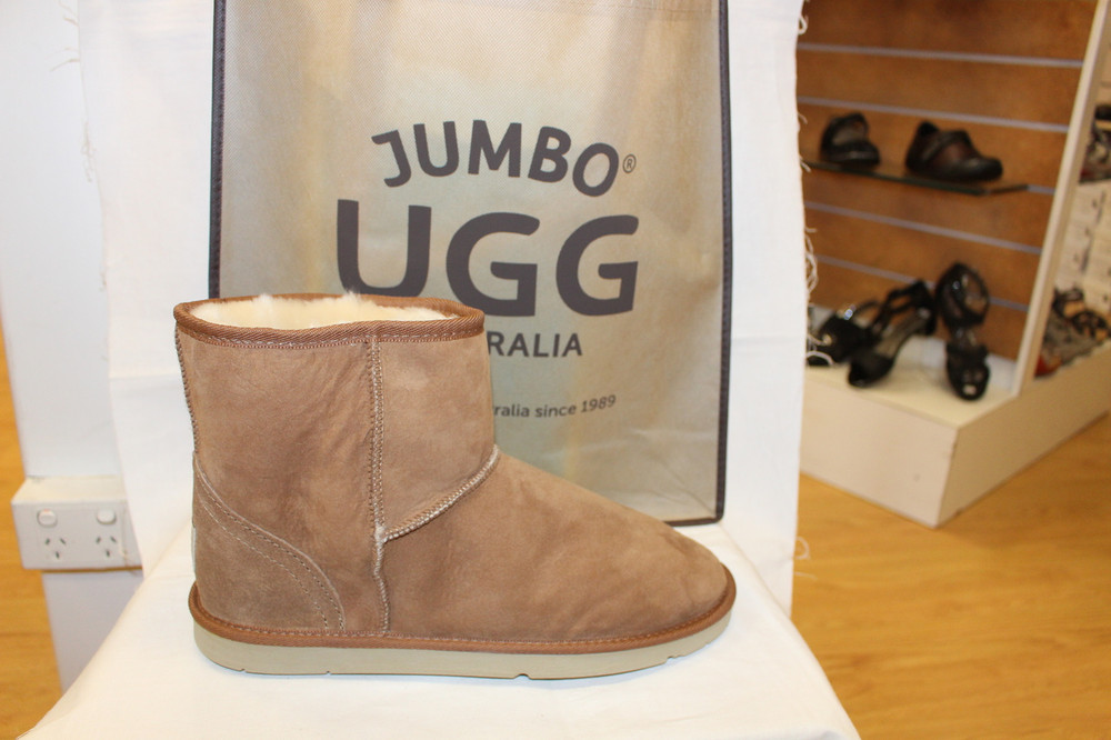 short sheepskin uggs