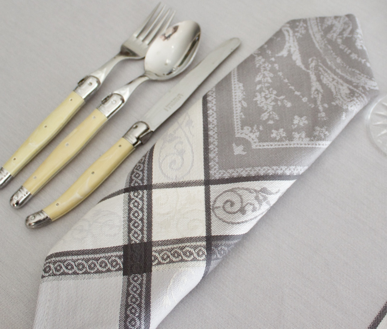 Versaille Pearl French Jacquard Napkin Made in France