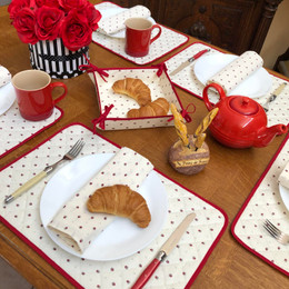 Ramatuelle White/Red Quilted Placemat COATED Made in France