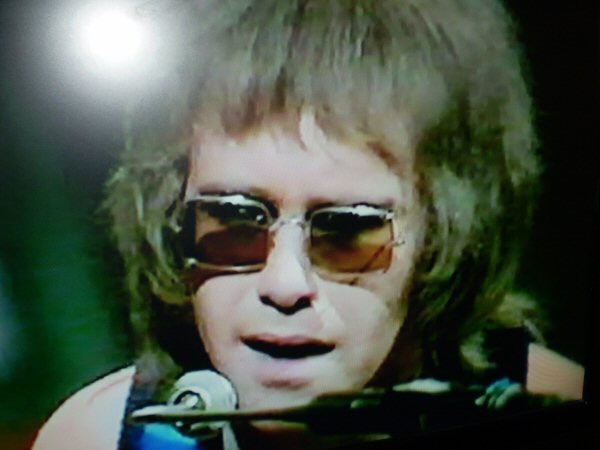 ELTON JOHN AT THE BBC DVD, FROM 1970 UNTIL THE PRESENT - The Garden Room