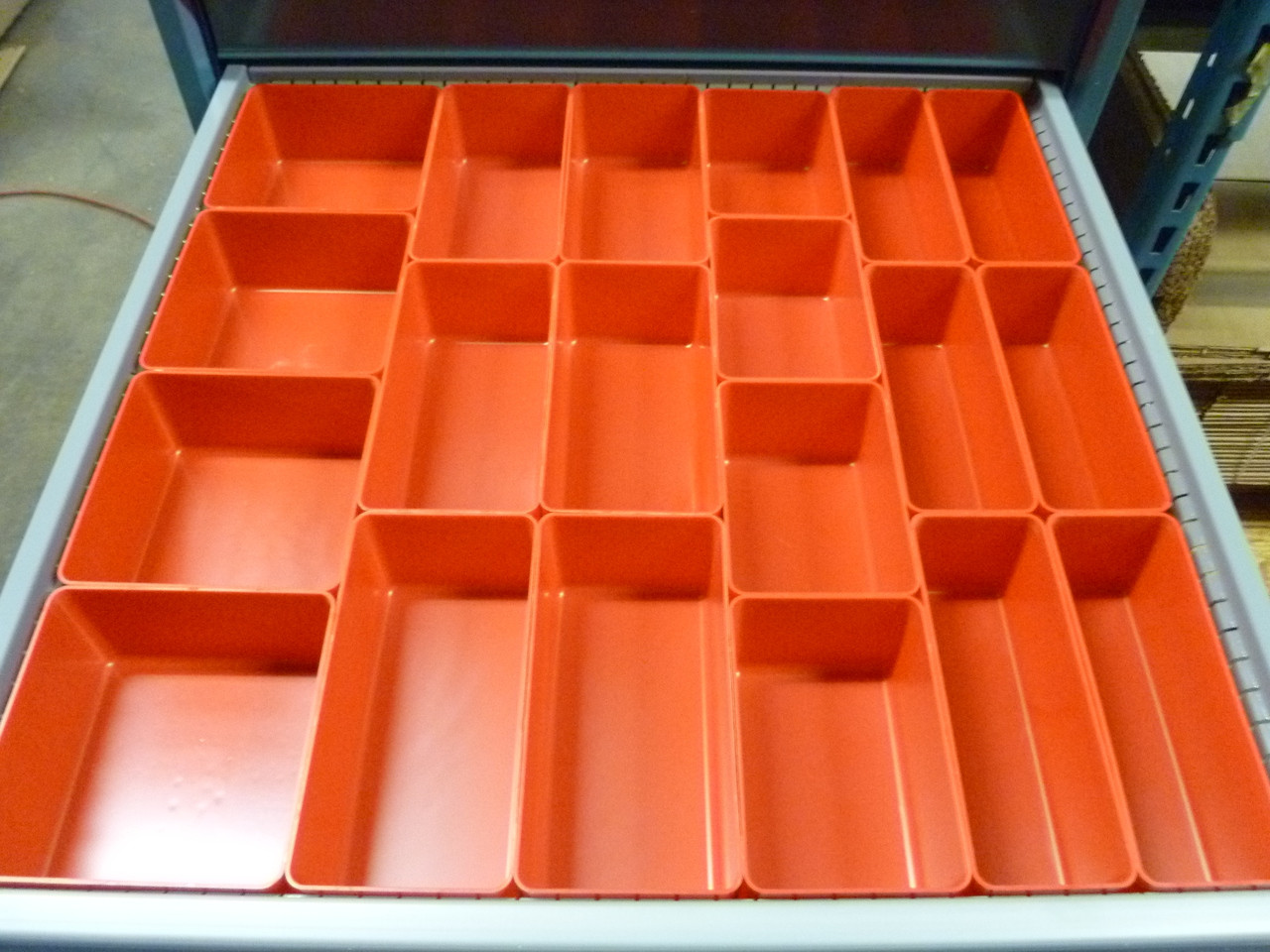 Schaller 140 Pc Red Plastic Box Assortment - 2 Deep . Six (6) Sizes