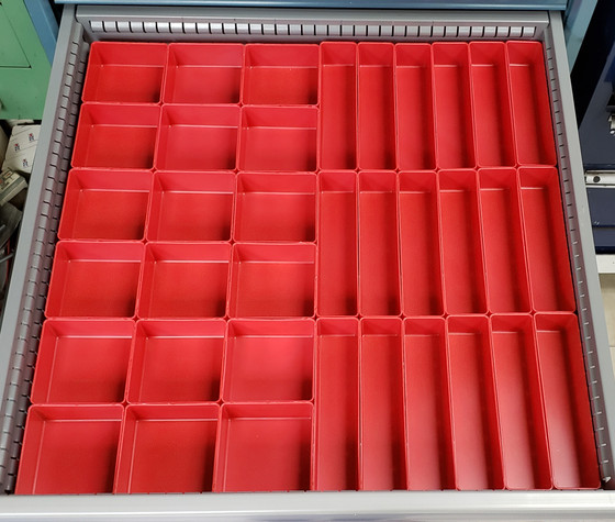 18 4x4x2 red plastic drawer tool cups 18 2x8x2 red plastic drawer tool cups